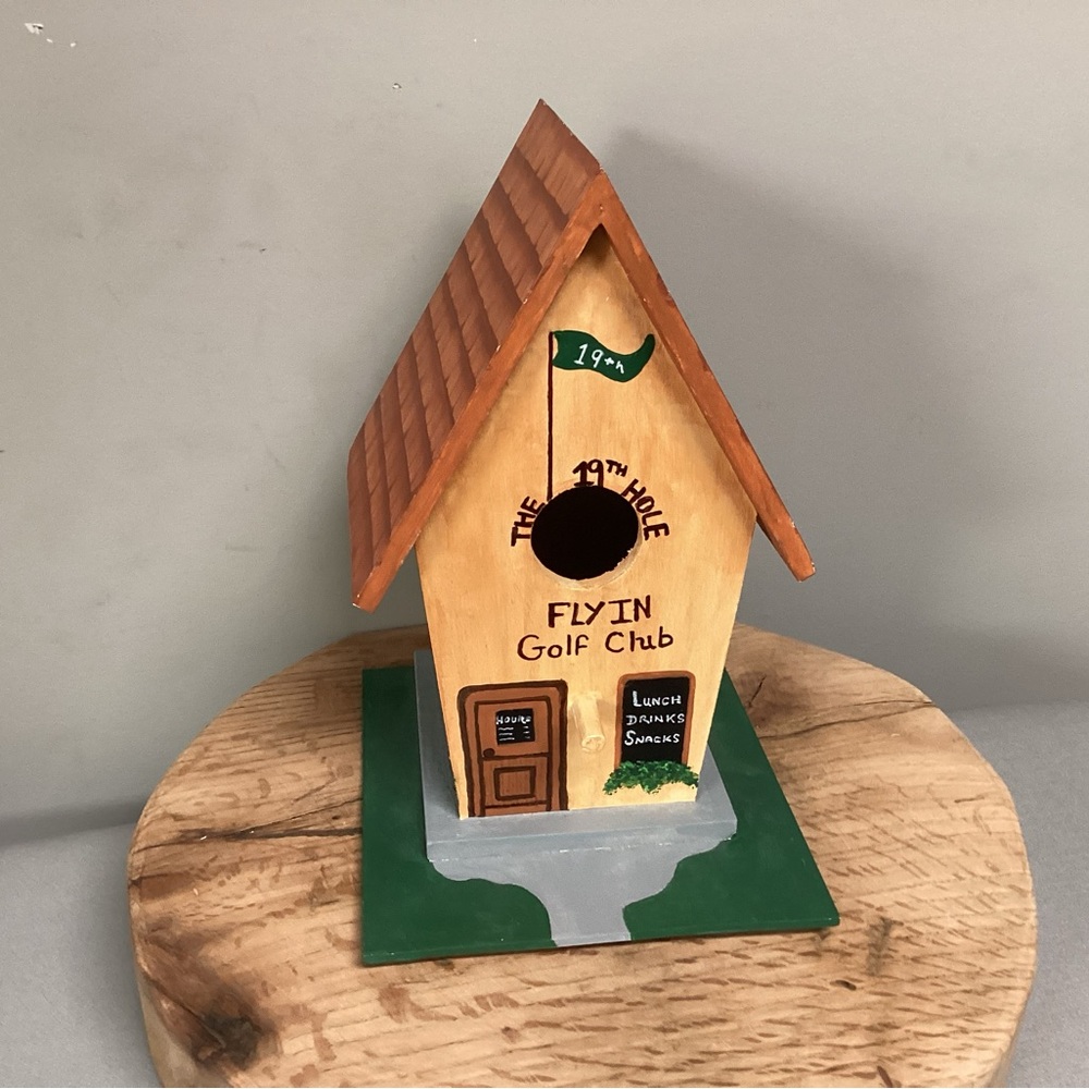 🟢 Vintage & Hand Painted - Solid Wood & Golf Themed Birdhouse - Very Unique - Picture 2 of 14